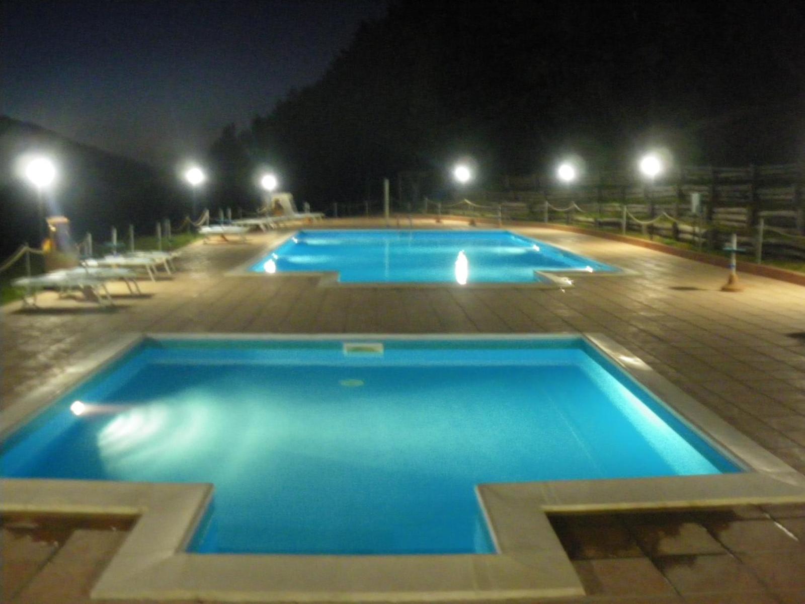 Agriturismo Orsaiola Urbania Eksteriør billede