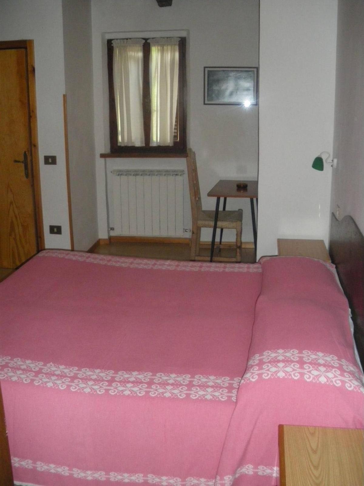 Agriturismo Orsaiola Urbania Eksteriør billede