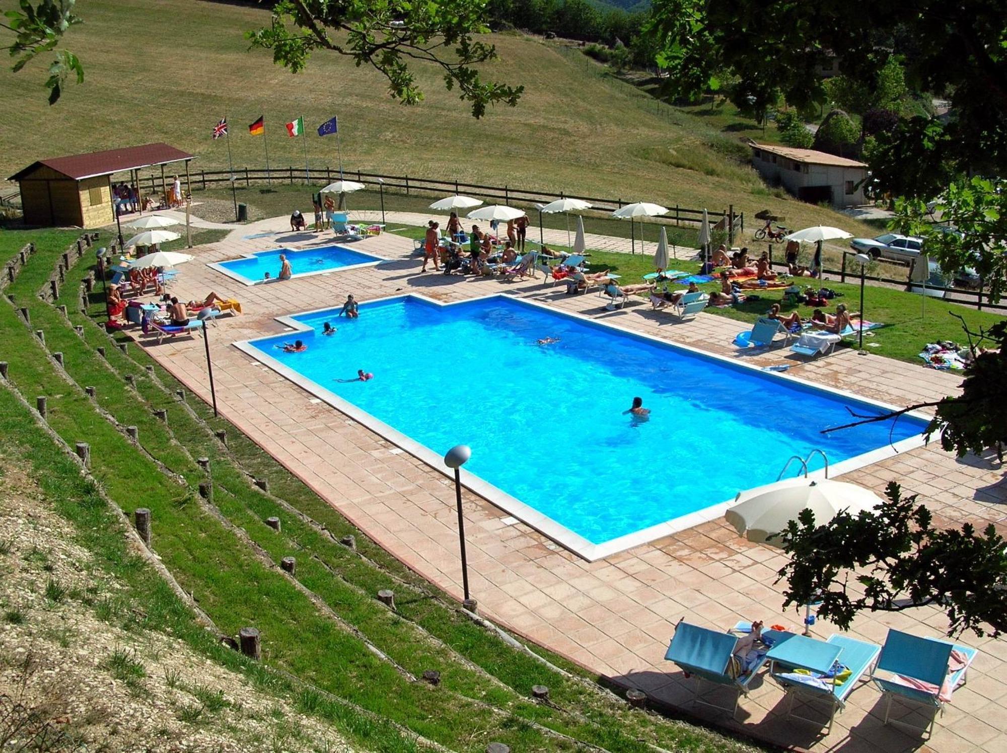 Agriturismo Orsaiola Urbania Eksteriør billede